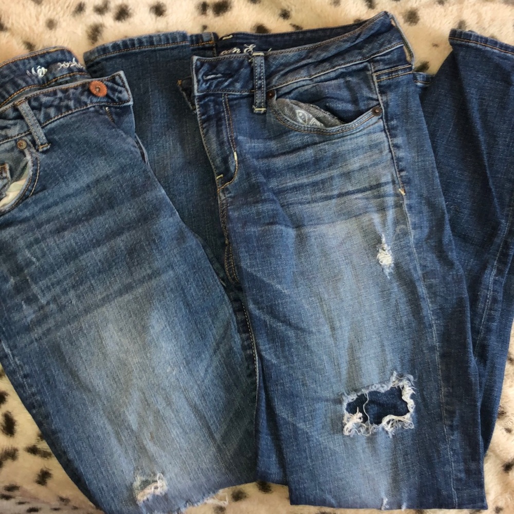 One AE and one Aeropostale set of jeans